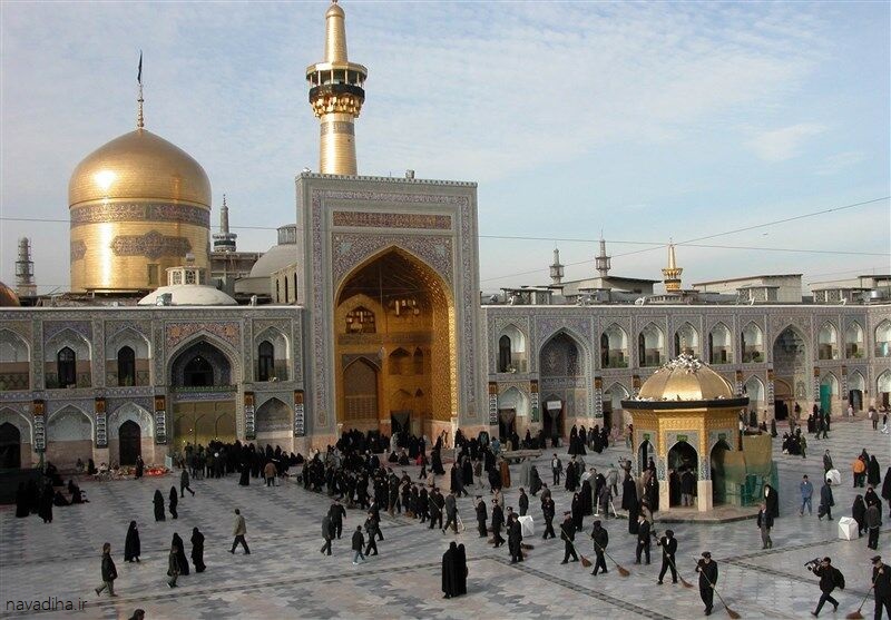 گنبد و صحن حرم امام رضا علیه السلام