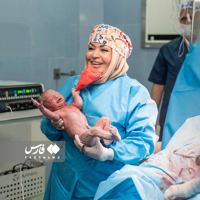 وقتی نوزاد در بدو تولد، ماسک پزشکش را برداشت